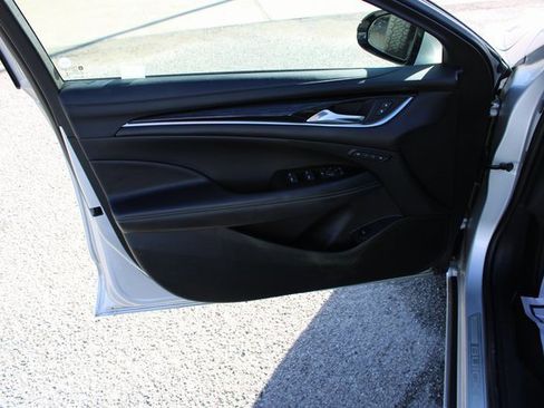 Used 2018 Buick LaCrosse Essence image 13