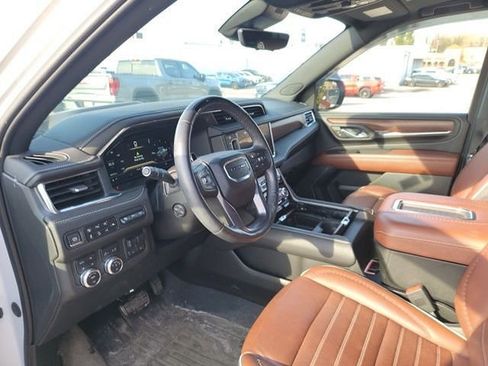 Certified 2023 GMC Yukon Denali Ultimate w/ LPO, Floor Liner Package image 8
