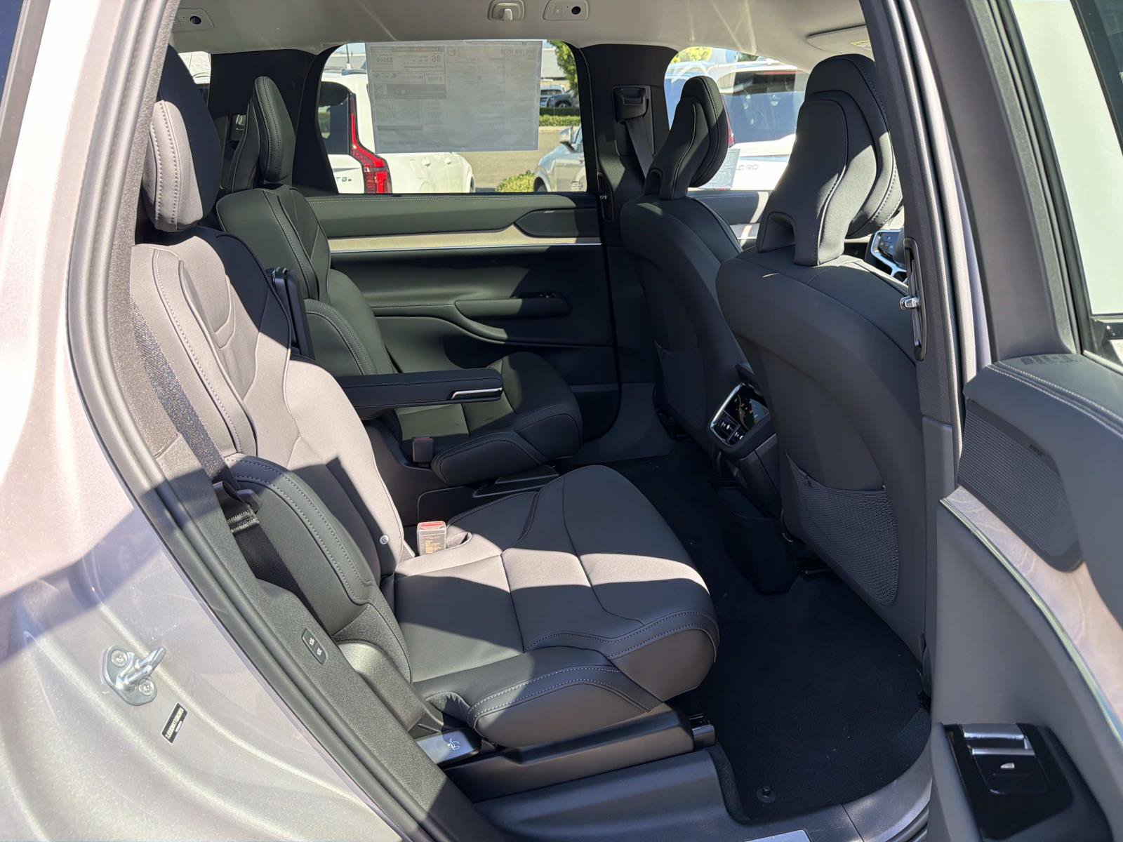 New 2026 Volvo EX90 Plus AWD/4WD image 21