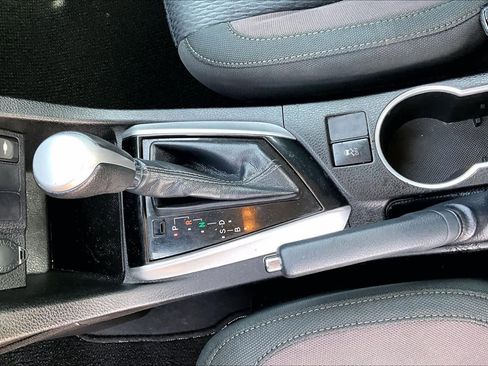 Used 2019 Toyota Corolla LE image 15