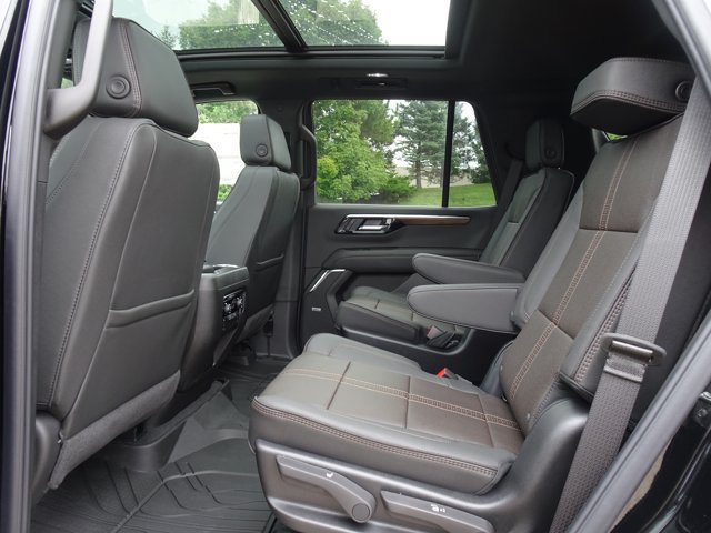 New 2026 Chevrolet Tahoe High Country w/ Sun And Tow Package AWD/4WD image 8