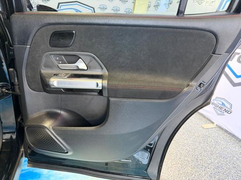 Used 2024 Mercedes-Benz GLB 250 4MATIC image 26