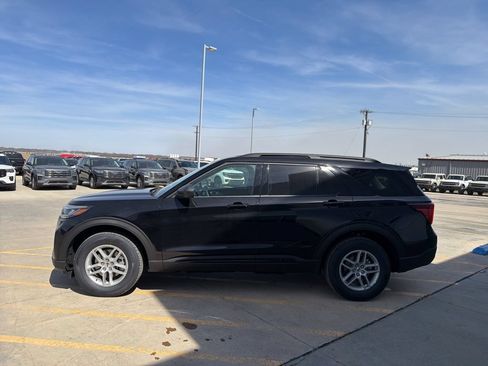 New 2026 Ford Explorer Active AWD/4WD image 4