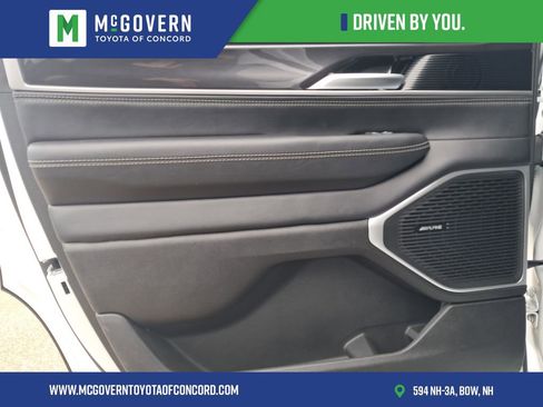 Used 2024 Jeep Wagoneer 4WD w/ HD Trailer Tow Package image 13