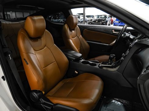 Used 2013 Hyundai Genesis 3.8 RWD image 38