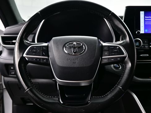 Used 2023 Toyota Highlander XSE AWD/4WD image 23