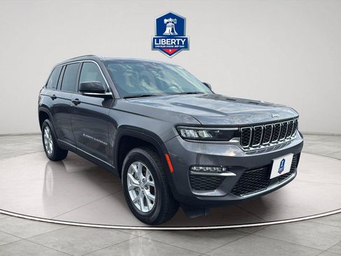 Certified 2023 Jeep Grand Cherokee Limited AWD/4WD image 16