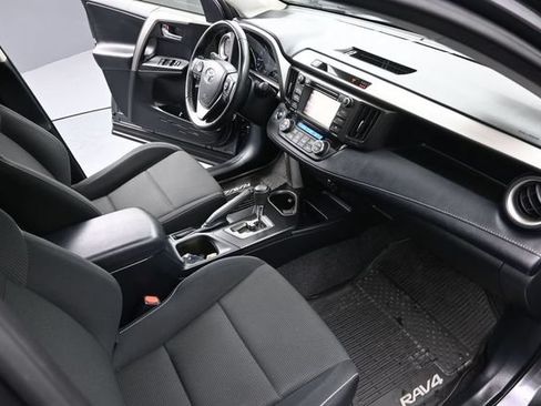 Used 2018 Toyota RAV4 XLE AWD/4WD image 27