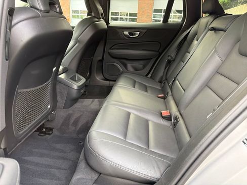 Used 2025 Volvo V60 B5 Cross Country Plus AWD/4WD image 30