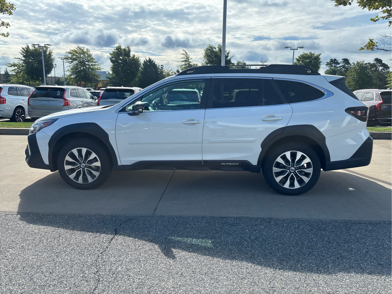 Used 2024 Subaru Outback Limited AWD/4WD image 8