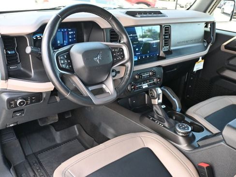 Used 2023 Ford Bronco Wildtrak AWD/4WD image 17