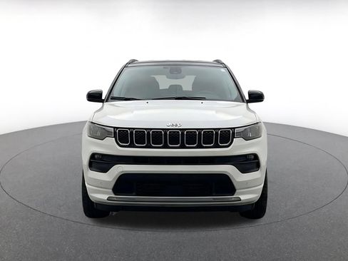 Used 2025 Jeep Compass Limited AWD/4WD image 2