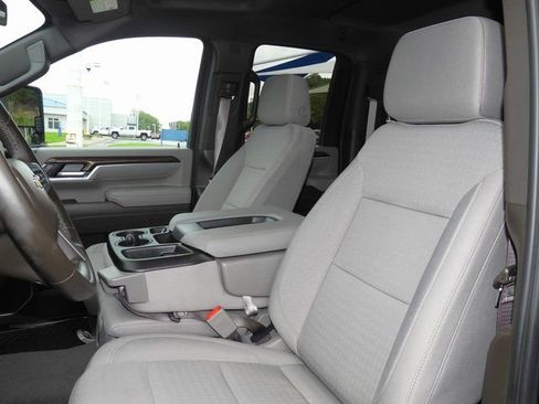 Used 2025 Chevrolet Silverado 2500 LT image 33