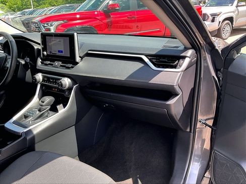 Used 2024 Toyota RAV4 XLE AWD/4WD image 13