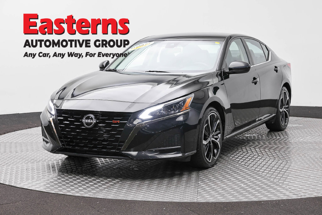 Used 2024 Nissan Altima 2.5 SR FWD image 1