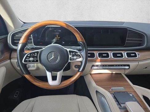 Used 2022 Mercedes-Benz GLS 450 4MATIC image 17