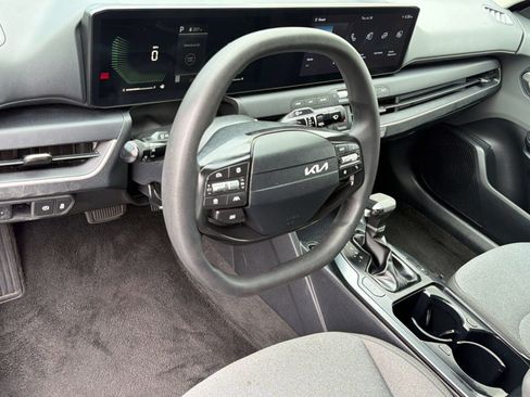 Used 2025 Kia K4 FWD image 4