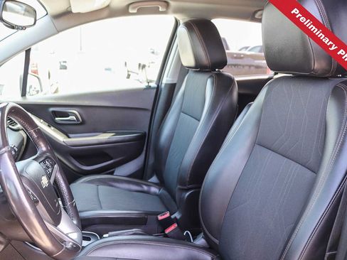 Used 2022 Chevrolet Trax LT w/ Driver Confidence Package AWD/4WD image 12