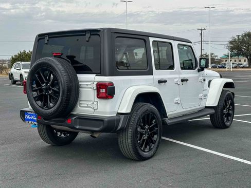 Used 2022 Jeep Wrangler Unlimited Sahara w/ Cold Weather Group image 6