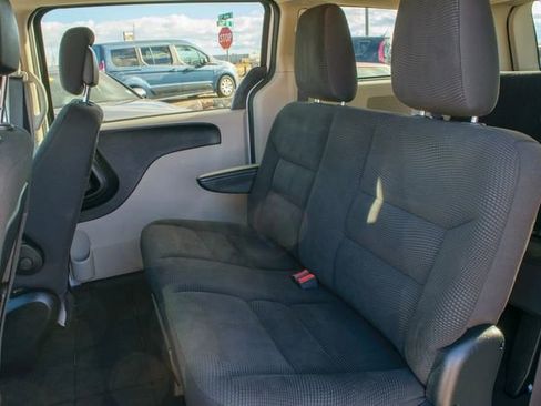 Used 2020 Dodge Grand Caravan SE w/ UConnect Hands-Free Group image 16