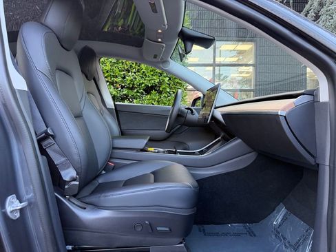 Used 2020 Tesla Model Y Long Range AWD/4WD image 33