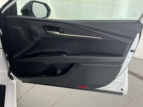 Used 2025 Toyota Camry LE w/ Convenience Package FWD image 29