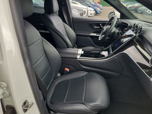 Used 2024 Mercedes-Benz GLC 300 image 21
