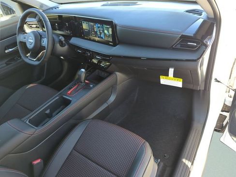 New 2026 Nissan Kicks SR FWD image 14
