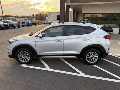 Used 2017 Hyundai Tucson SE image 3