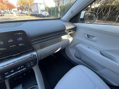 Used 2025 Hyundai Kona SEL image 35