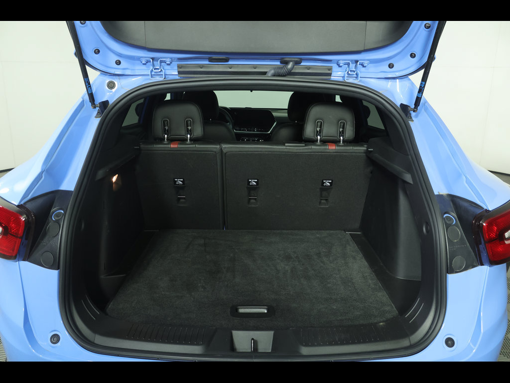 Used 2024 Chevrolet Trax RS w/ Sunroof Package FWD image 12