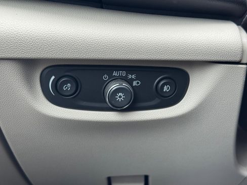 Used 2018 Buick Regal Preferred w/ Driver Confidence Package #1 image 12