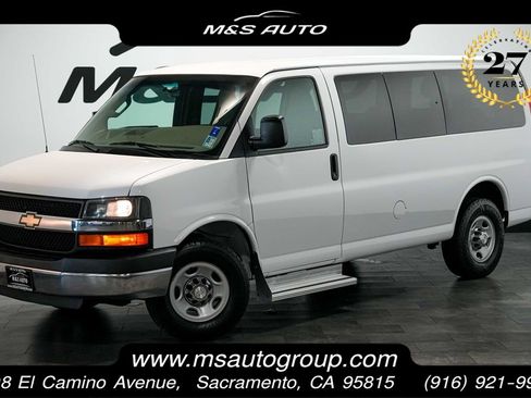 Used 2016 Chevrolet Express 3500 LT w/ LT Preferred Equipment Group RWD image 1