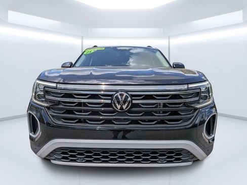 Certified 2025 Volkswagen Atlas Peak Edition SE AWD/4WD image 8