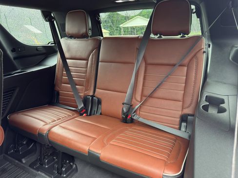 Used 2023 GMC Yukon Denali Ultimate w/ LPO, Floor Liner Package AWD/4WD image 16