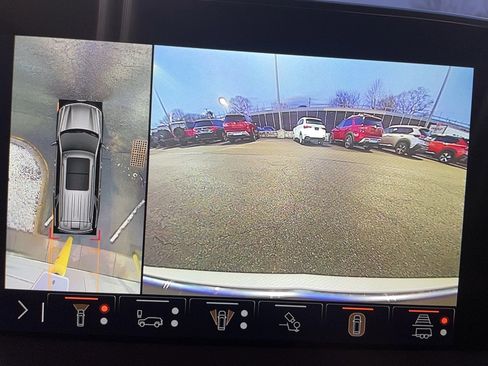 Used 2024 Chevrolet Suburban High Country image 43