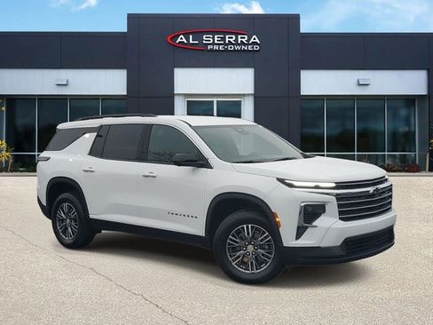 Certified 2025 Chevrolet Traverse LT w/ Driver Confidence Package image 1