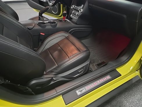 Used 2021 Ford Mustang GT Premium w/ Equipment Group 401A image 17