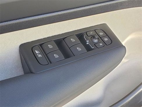 New 2026 Volvo XC40 B5 Ultra w/ Protection Package Premier image 12