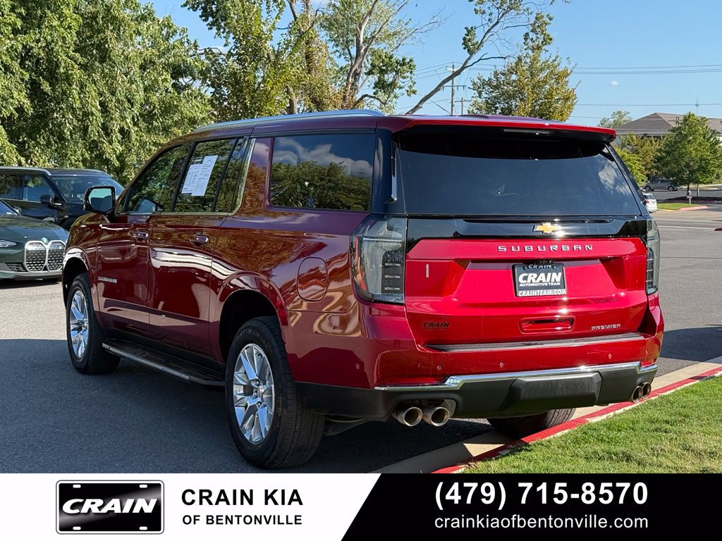 Used 2025 Chevrolet Suburban Premier AWD/4WD image 5