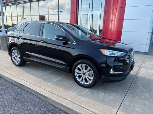 Used 2022 Ford Edge Titanium AWD/4WD image 7