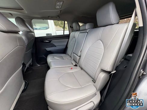 Used 2023 Toyota Highlander XLE image 27