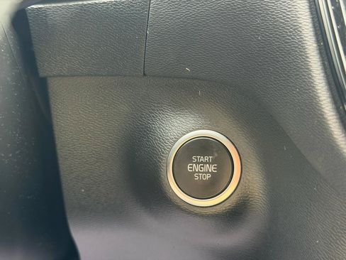 Used 2024 Volvo XC40 B5 Core AWD/4WD image 26