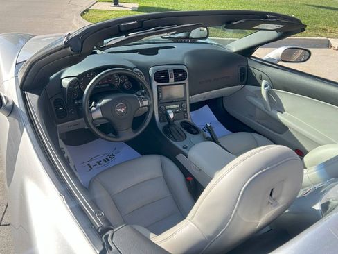 Used 2007 Chevrolet Corvette Convertible w/ Preferred Equipment Group image 39