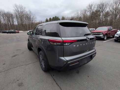 Used 2024 Nissan Pathfinder S image 3