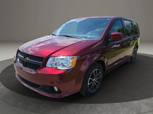 Used 2019 Dodge Grand Caravan GT FWD image 2