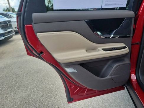 Certified 2023 Lincoln Corsair FWD image 14