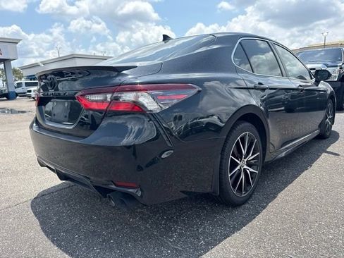 Used 2023 Toyota Camry SE FWD image 5
