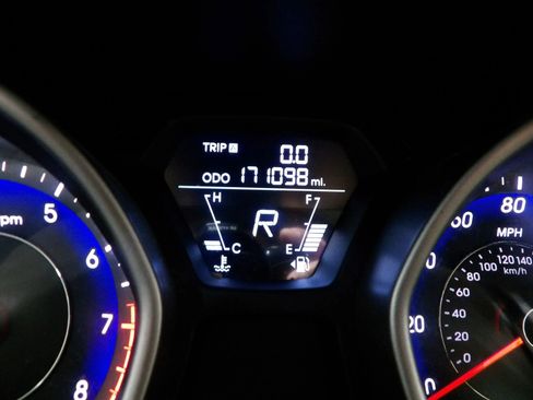 Used 2012 Hyundai Elantra Limited FWD image 18