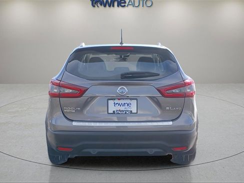 Used 2022 Nissan Rogue Sport SL w/ Premium Package image 4